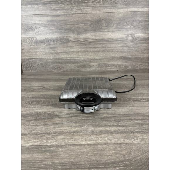 VillaWare Uno Belgian Waffle Maker Classic 4 Square 2001 1200 Watts 120V -Tested - Picture 3 of 11